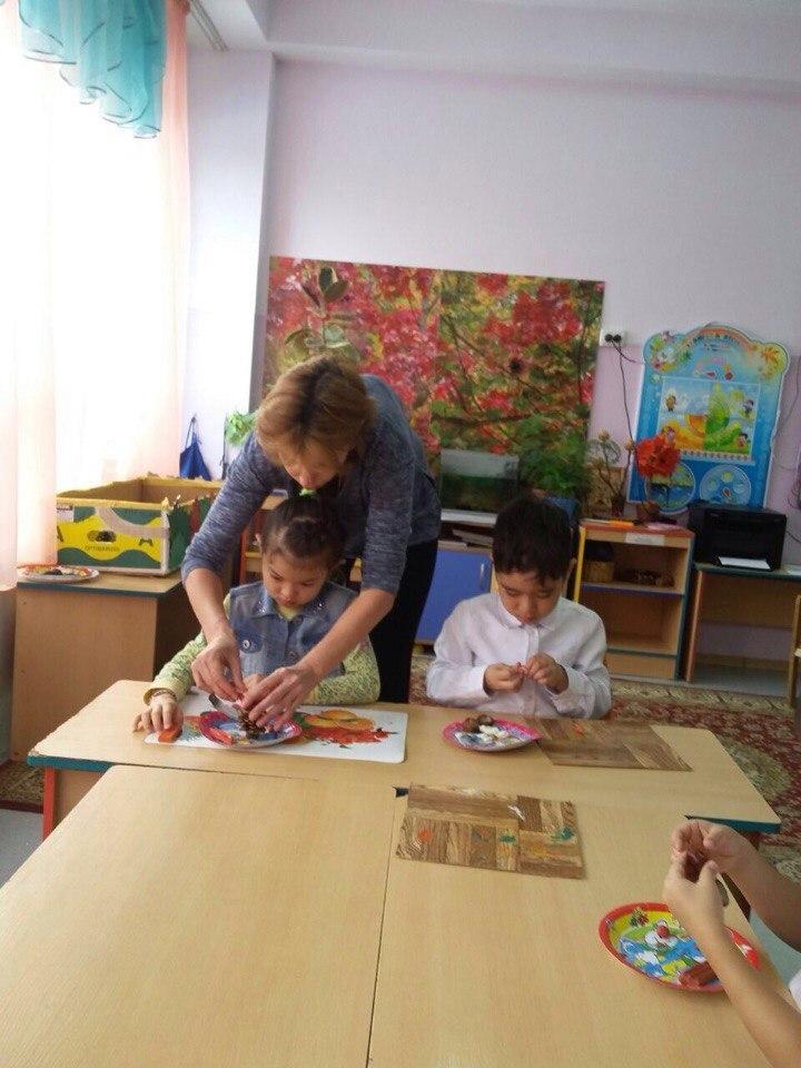 конструирование тема "У Белочки в гостях" старшая гр. "Байтерек