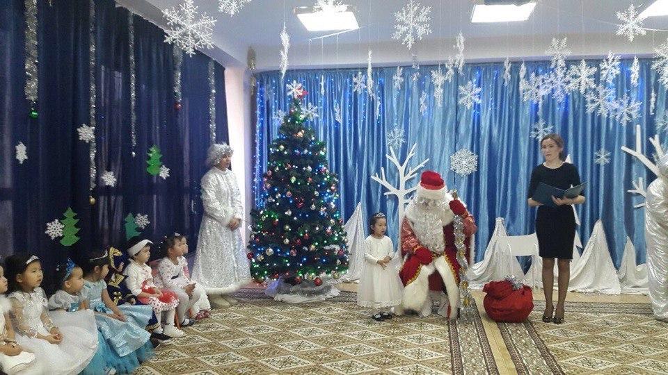 Жаңа жылдық ертеңгіліктер II- кіші топтар " Айгөлек" және "Балбөбек" 