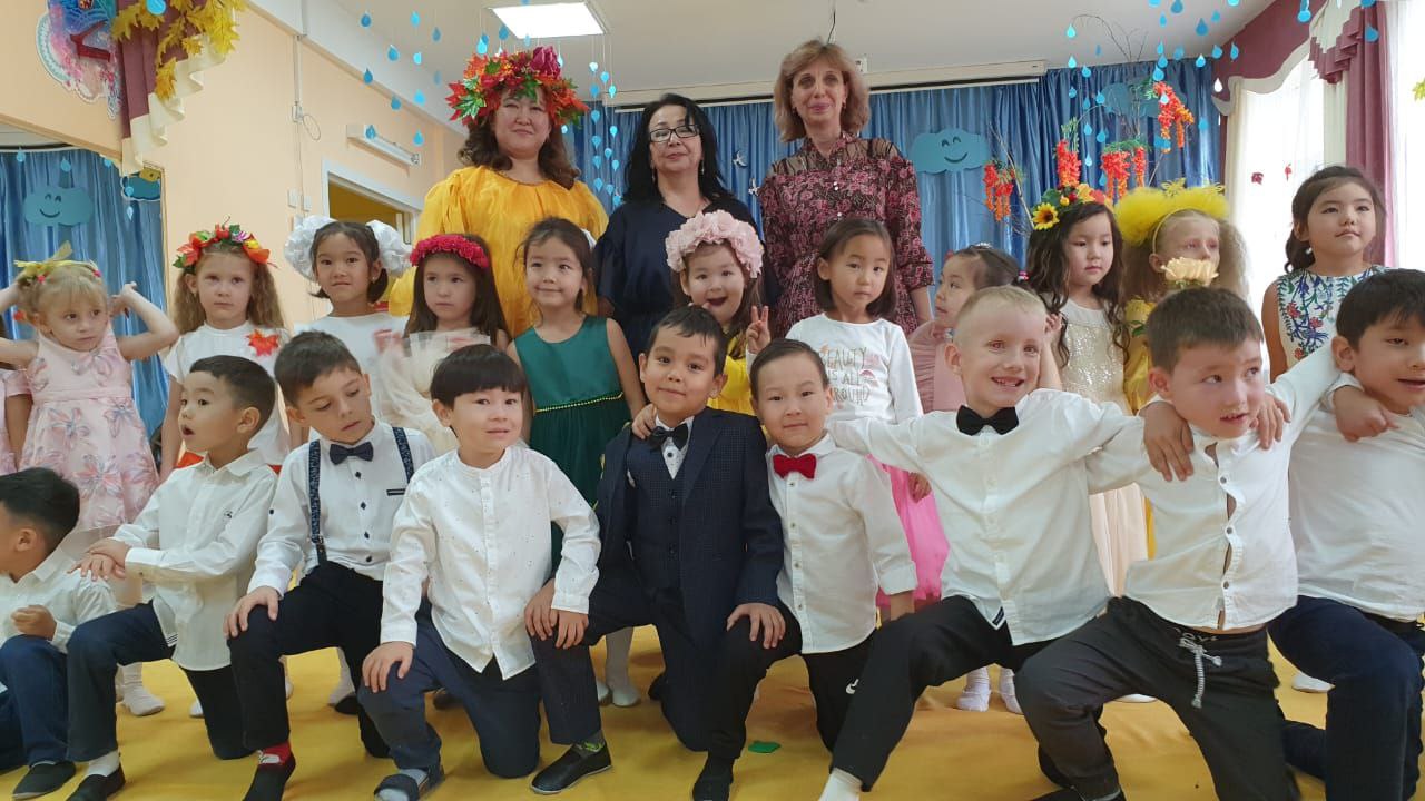 "Осень золотая к нам пришла" предшкольная группа "Бәйтерек"