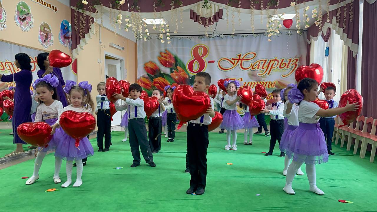 старшая группа "Күншуақ"